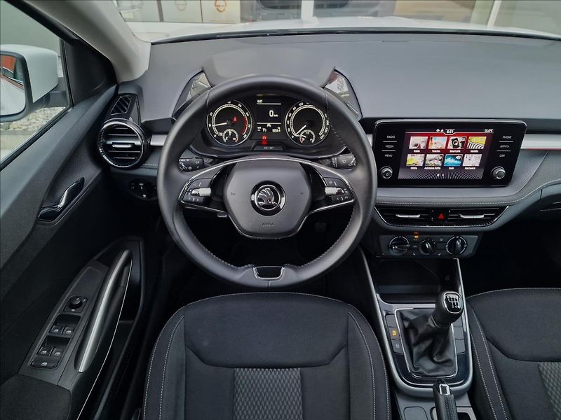 Škoda Fabia 1.0 TSI 81kw Style,ČR,1.Maj. - fotka 12 z 50