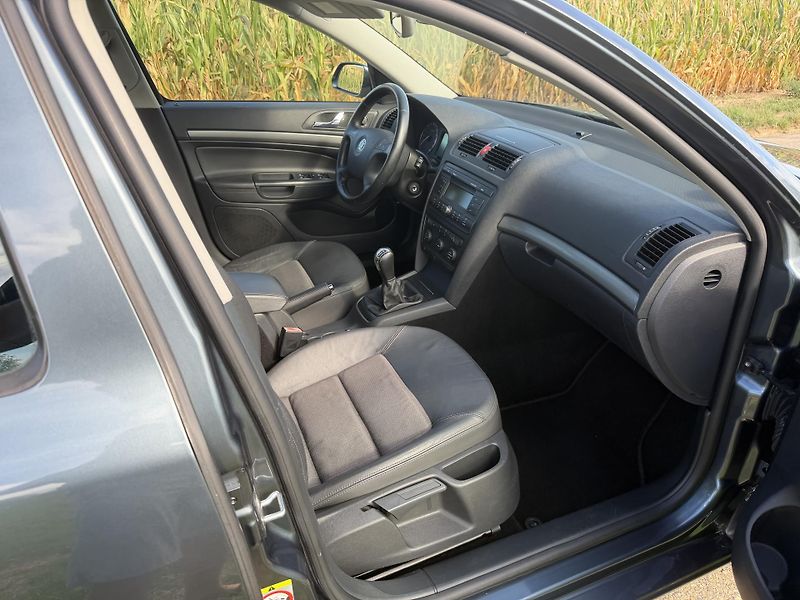 Škoda Octavia 2,0TDI 103kW Elegance BEZ DPF - fotka 21 z 57