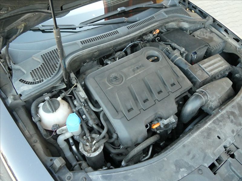 Škoda Superb 2,0 TDi 125kW ELEGANCE,závěs - fotka 34 z 47