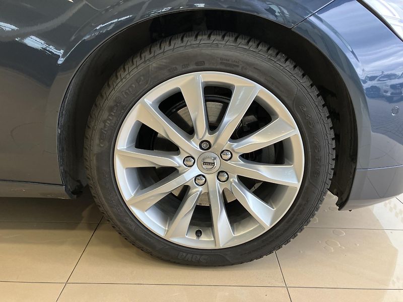 Volvo V90 B4 AWD Momentum PRO AT8, ČR - fotka 5 z 42