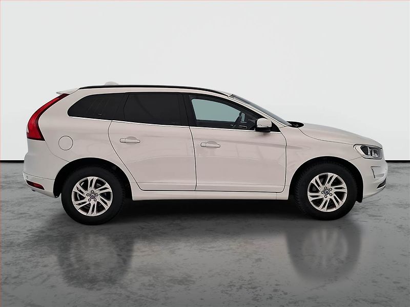 Volvo XC60 (2017) Momentum D4 - fotka 6 z 17