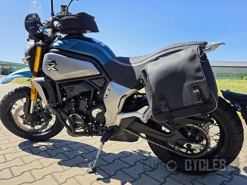 CFMOTO 700 CL-X Adventure (2024) - fotka 11 z 18
