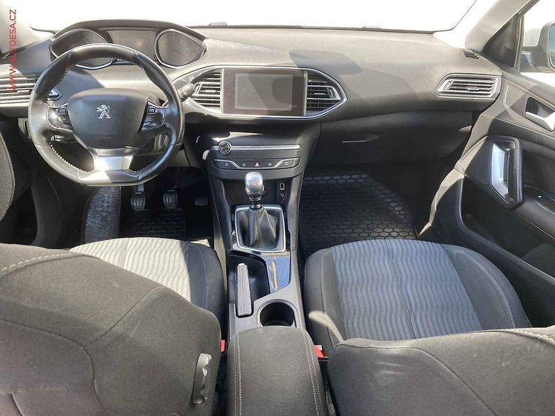 Peugeot 308 (2016) 1.6HDi, AC, tempo, park.čidla - fotka 8 z 15
