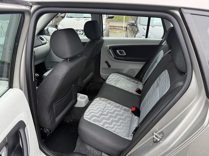 Škoda Fabia 1.2 HTP DIGIKLIMA TEMPOMAT - fotka 9 z 13