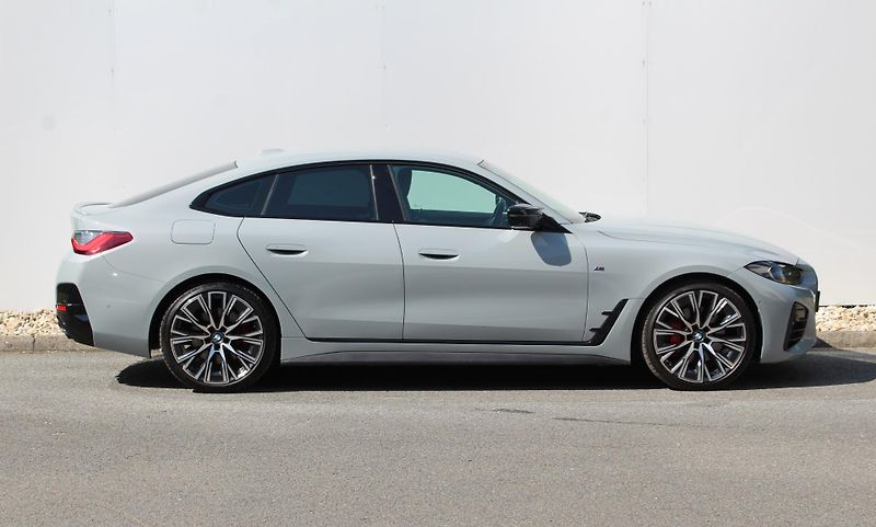 BMW Řada 4 M440i xDrive Gran Coupe - fotka 3 z 23