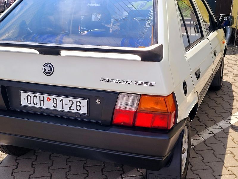 Škoda Favorit 135L,CZ, 1.majitel, GARÁŽOVANÝ - fotka 24 z 50