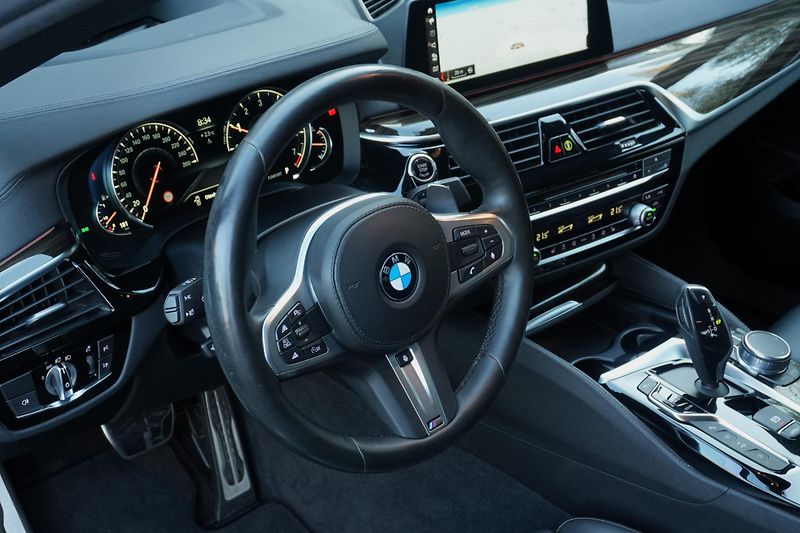BMW Řada 6 640i xDrive, ČR,Webasto,Vzduch - fotka 15 z 42