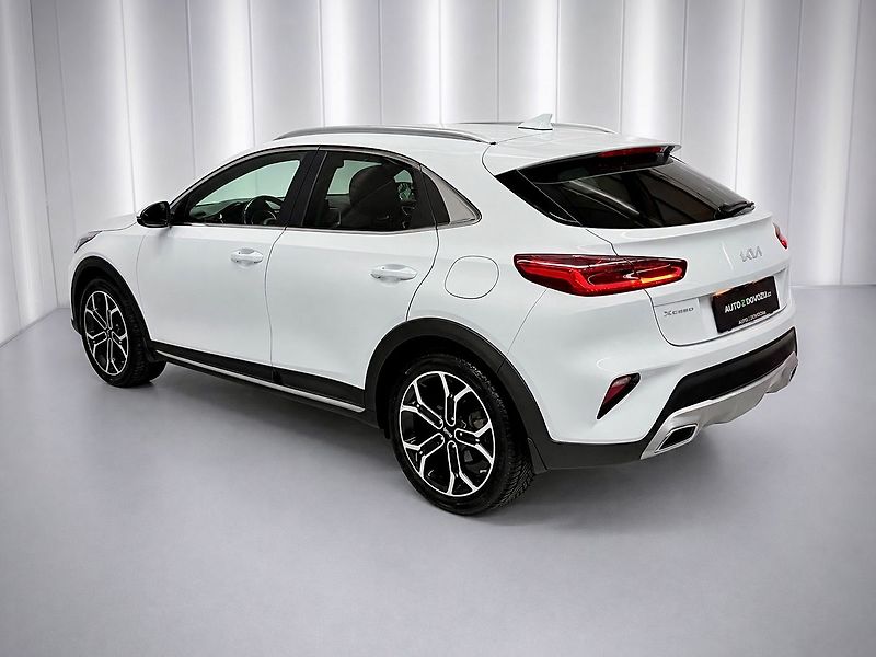 Kia Ceed CRDi 100KW 7DCT EXECUTIVE, LED - fotka 4 z 23