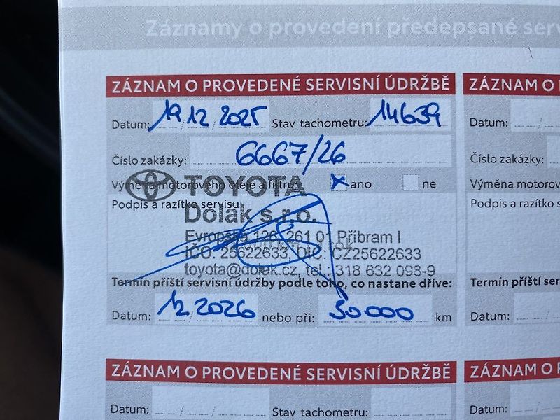 Toyota Yaris Cross 1.5HEV, ČR, Style, DPH - fotka 15 z 16