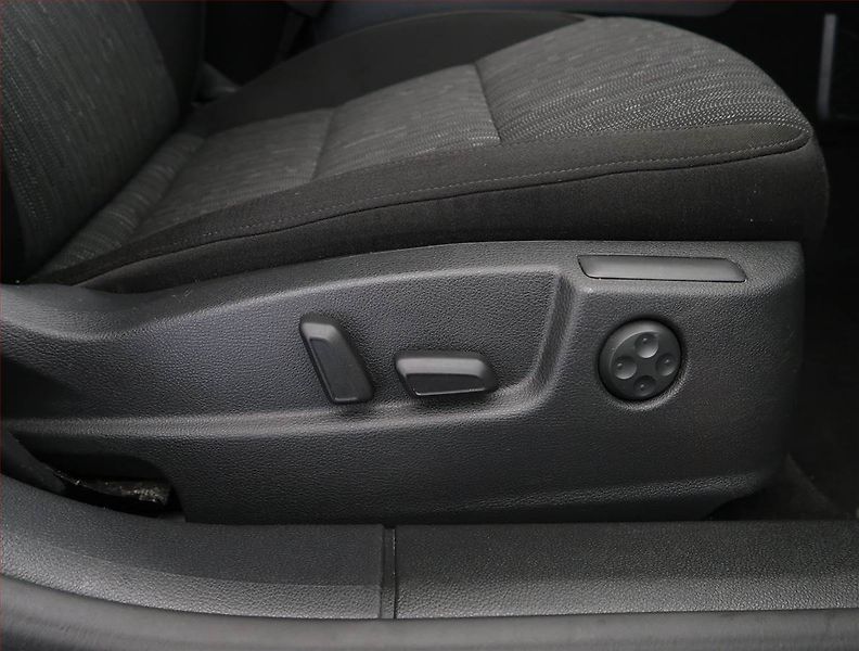 Škoda Superb (2014) 2.0 TDI, Navi, Xenony - fotka 20 z 26