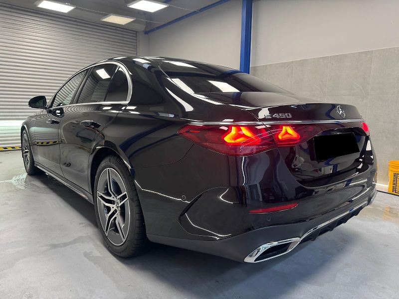 Mercedes-Benz Třídy E (2024) E450 4MATIC AMG CZ - fotka 3 z 15