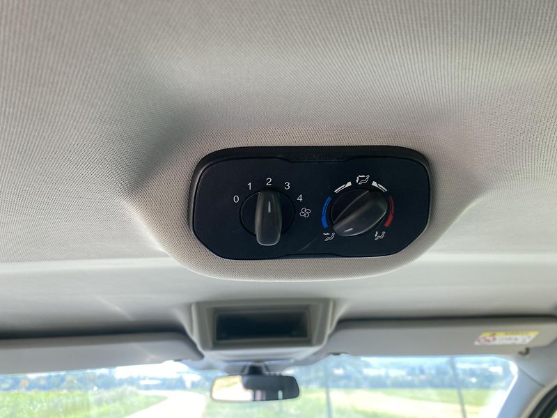 Ford Tourneo Custom (2015) Business Edition - fotka 21 z 30