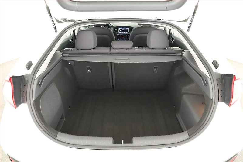 Hyundai Ioniq (2017) Hybrid, Automat, Tempomat - fotka 14 z 15