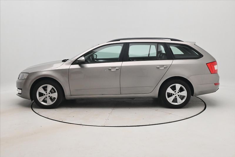 Škoda Octavia 2,0 TDI 110kW Elegance Tažné V - fotka 8 z 30