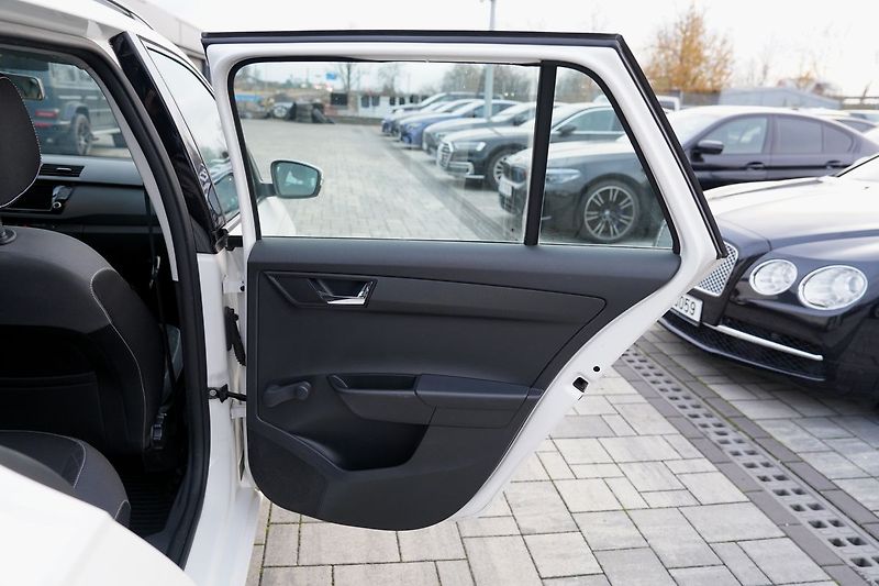 Škoda Fabia 1.0 TSI 70kW Ambition ČR - fotka 17 z 36