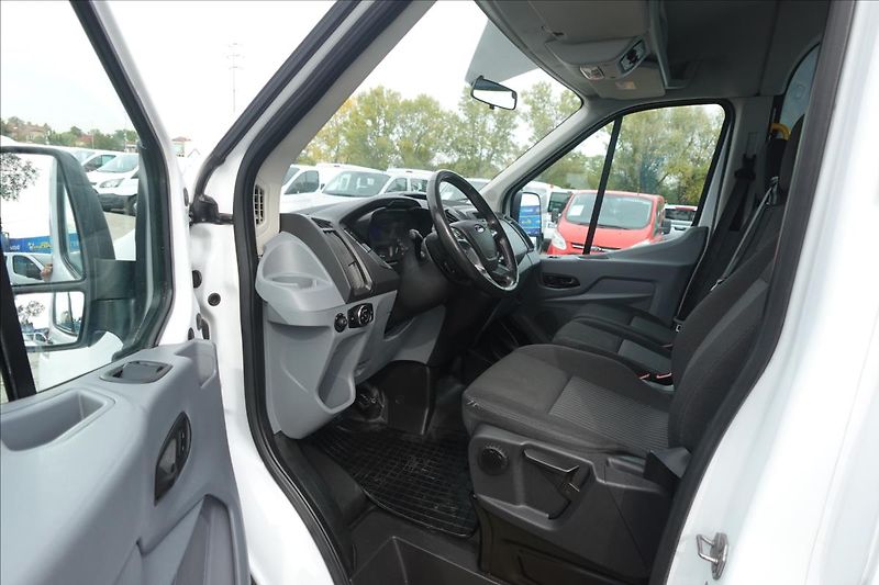 Ford Transit 2,0 TDCi  L3H2 9MÍST KLIMA - fotka 24 z 44