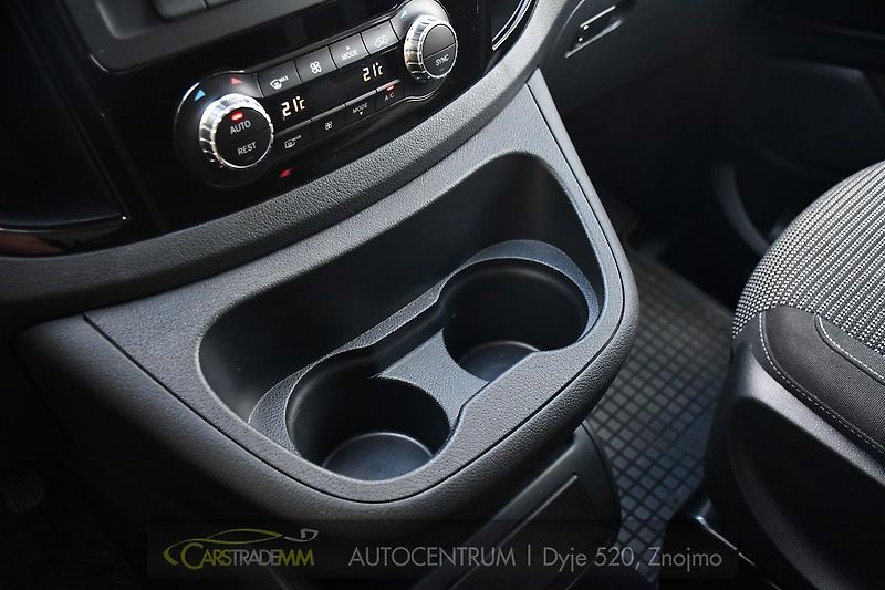 Mercedes-Benz Vito TOURER - fotka 31 z 45