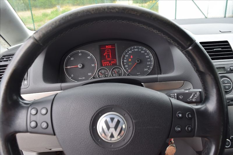 Volkswagen Touran 1,9 TDI 77KW AUTOMAT PO STK - fotka 39 z 46