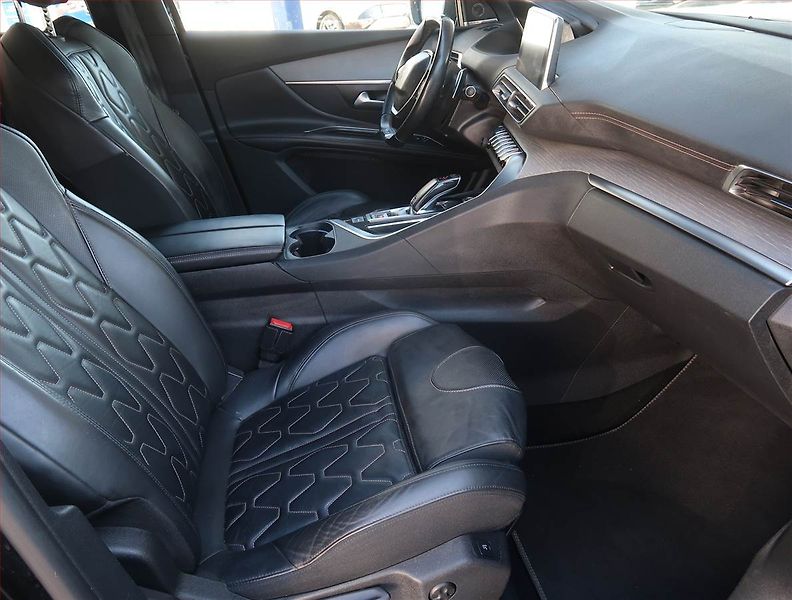 Peugeot 5008 (2018) GT Line 2.0 BlueHDi, Automat - fotka 9 z 23