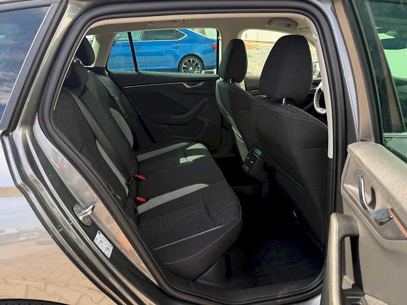 Škoda Scala (2025) 1.0 TSI 85 kW TopSelection - fotka 22 z 22