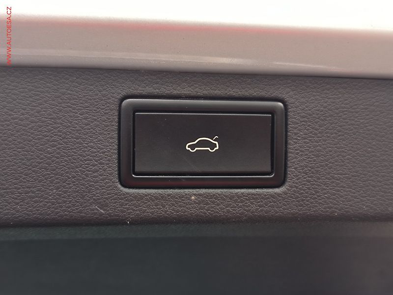 Škoda Kamiq (2020) 1.0 TSi, Style, kamera - fotka 24 z 25