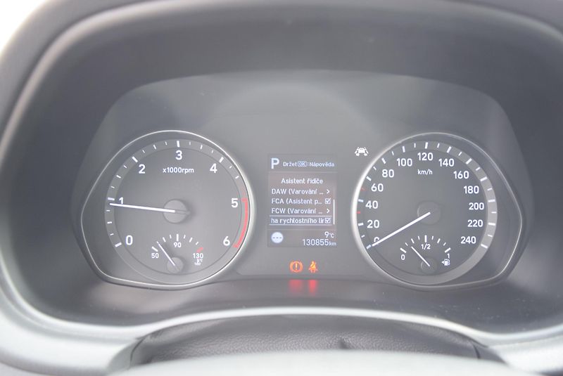 Hyundai i30 (2021) 1.6CRDi 85kw STYLE 7°AUTOMAT - fotka 34 z 49