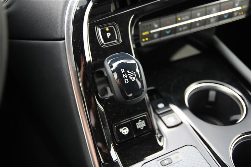 Toyota Mirai ZLEVNĚNO 0,0 FCEV  Excecutive - fotka 23 z 43