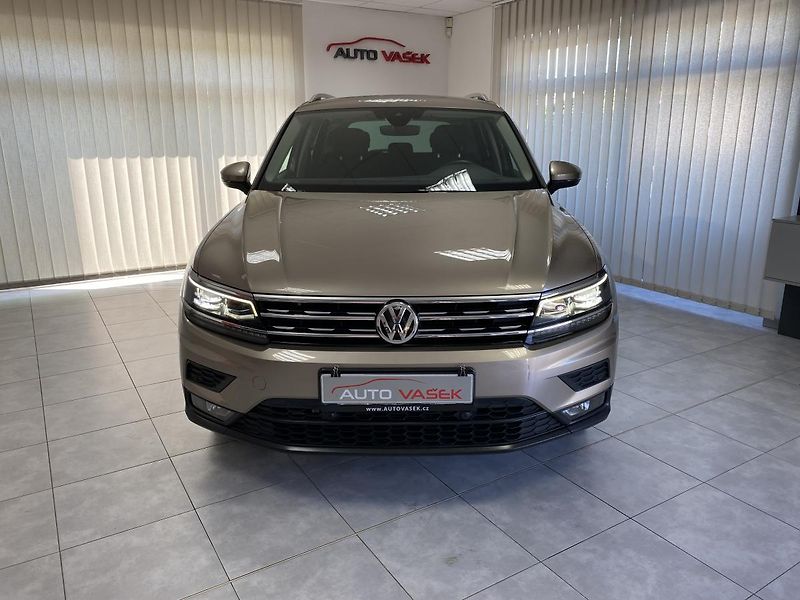 Volkswagen Tiguan 2.0 TSi 4x4 DSG REZERVACE  - fotka 6 z 37