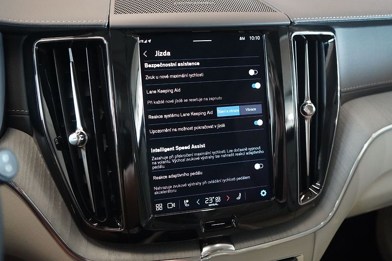 Volvo XC60 T8 Ultra Dark PHEV, Pano, 360° - fotka 33 z 48