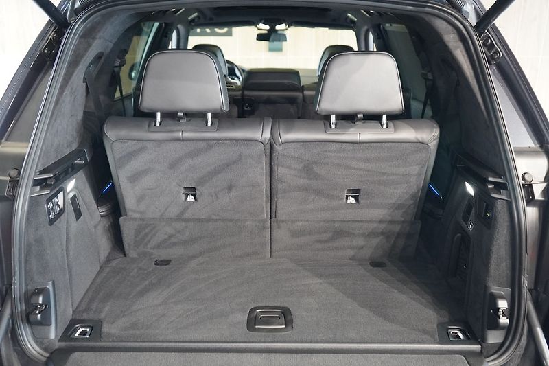 BMW X7 M50i xD, Executive Drive Pro - fotka 14 z 50