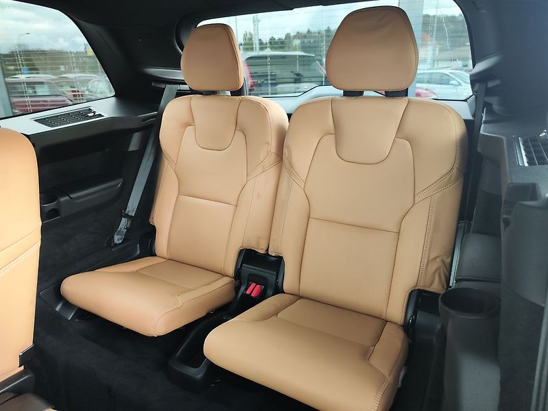 Volvo XC90 B5 2.0/173kW Inscription AT 4x - fotka 15 z 44