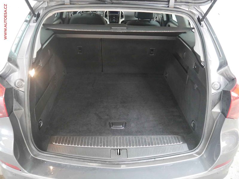 Opel Astra (2011) 2.0TDCi, AC, temp - fotka 7 z 19