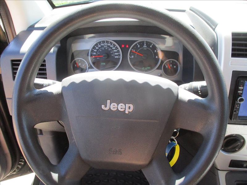Jeep Compass 2,0 CRD 103kw AWD Limited bez - fotka 14 z 26