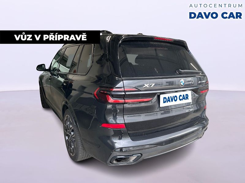 BMW X7 3.0 xDrive40d 250kW M-Paket CZ - fotka 2 z 12