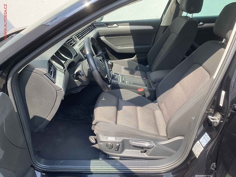Volkswagen Passat (2018) 1.4 TSi, Comfortline, navi - fotka 9 z 18