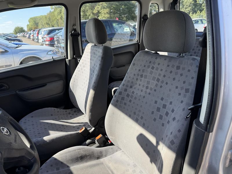 Opel Agila 1.0i - fotka 16 z 21