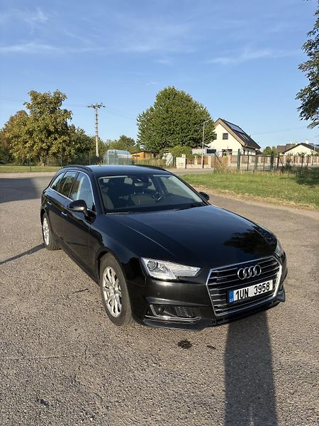 Audi A4 (2019) - fotka 2 z 17
