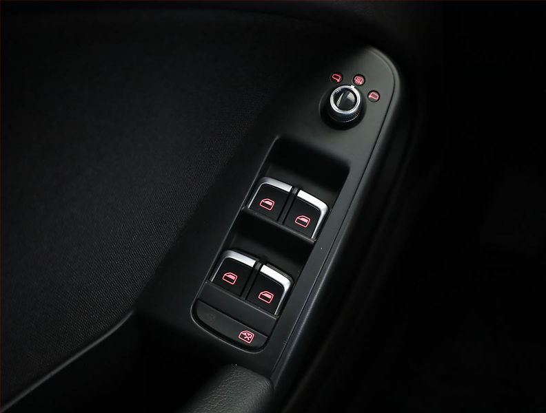 Audi A4 (2013) 3.0 TDI, 4X4, Automat, Navi - fotka 16 z 19