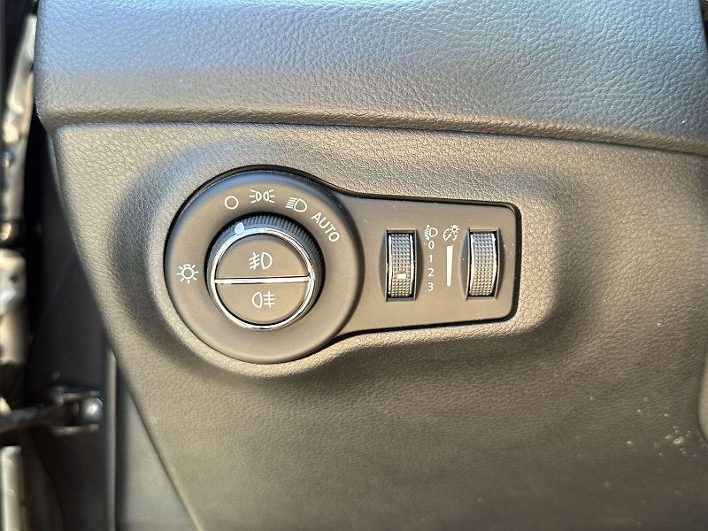 Jeep Compass (2018) 1.4 MultiAir 4x4 Automat - fotka 12 z 31
