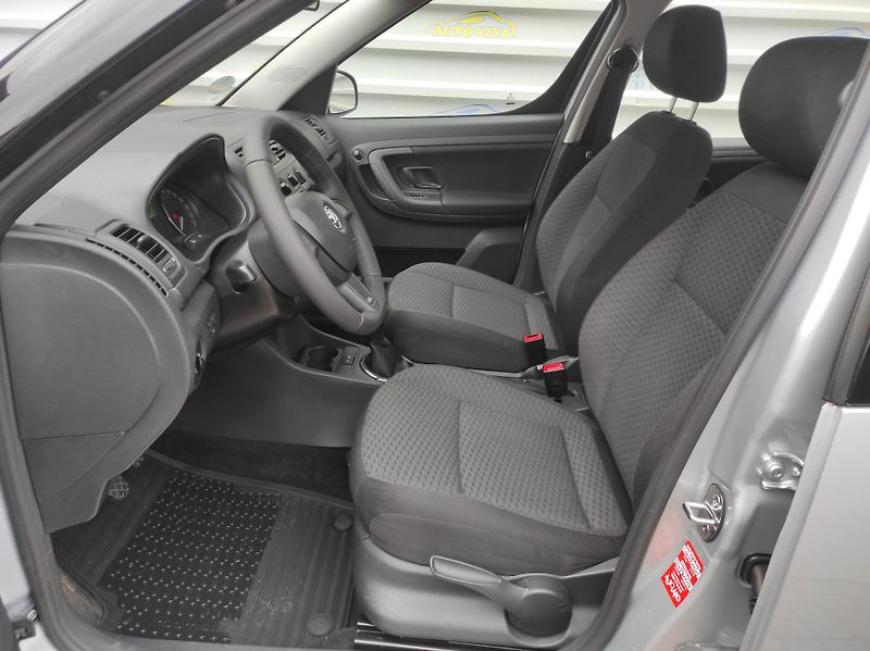 Škoda Roomster 1,2TSi 63kW, Klima, Tažné - fotka 6 z 18