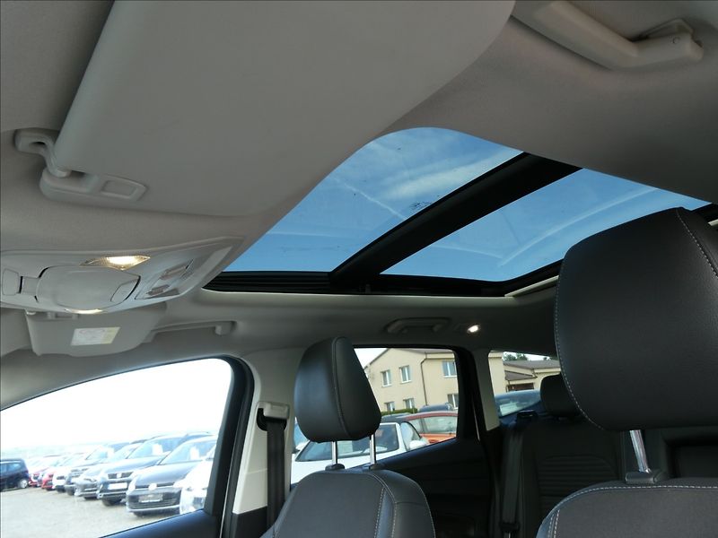 Ford Kuga 2,0 TDCi 110kW Panorama,naviga - fotka 38 z 45