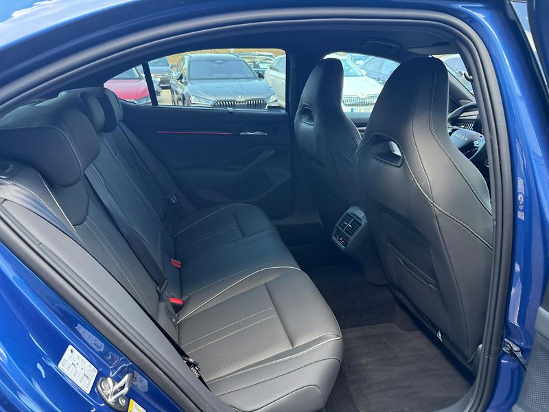 Škoda Superb Sportline 2.0 TSI 150kw DSG - fotka 23 z 27