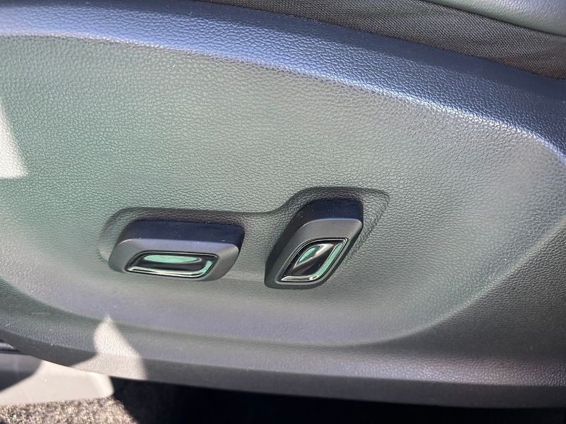 MG ZS 1.0TGI Automat, Navi, Kamera - fotka 17 z 23