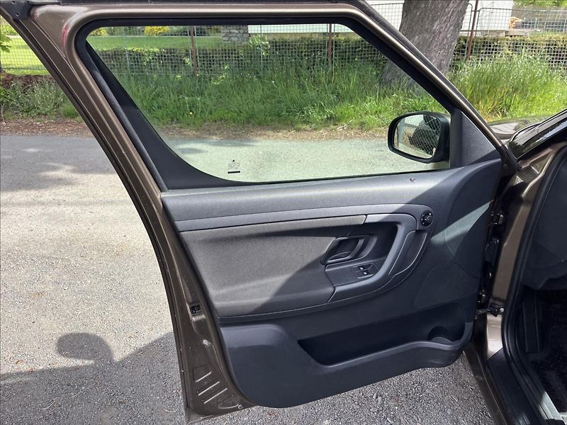 Škoda Roomster 1,2 TSi  Vyhřev,Senzory,ALU - fotka 10 z 50