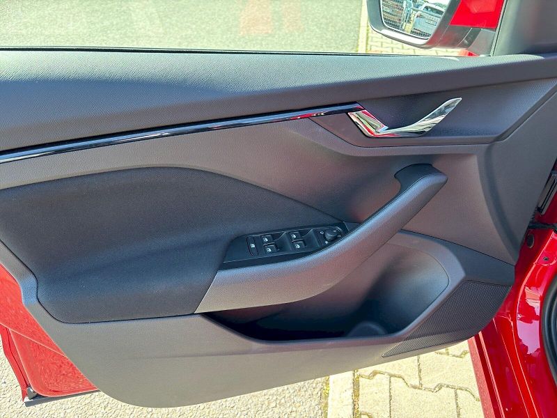 Škoda Kamiq (2025) Selection 1.0 TSI 85 kW M6 - fotka 15 z 24