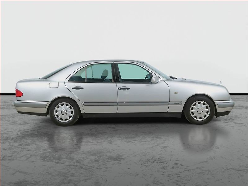 Mercedes-Benz Třídy E (1996) E 230 , Automat, nová STK - fotka 6 z 15