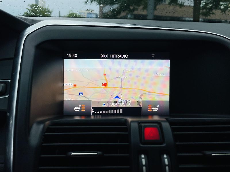 Volvo XC60 2.4D 4x4 AUT SERVISKA TAŽNÉ - fotka 38 z 43