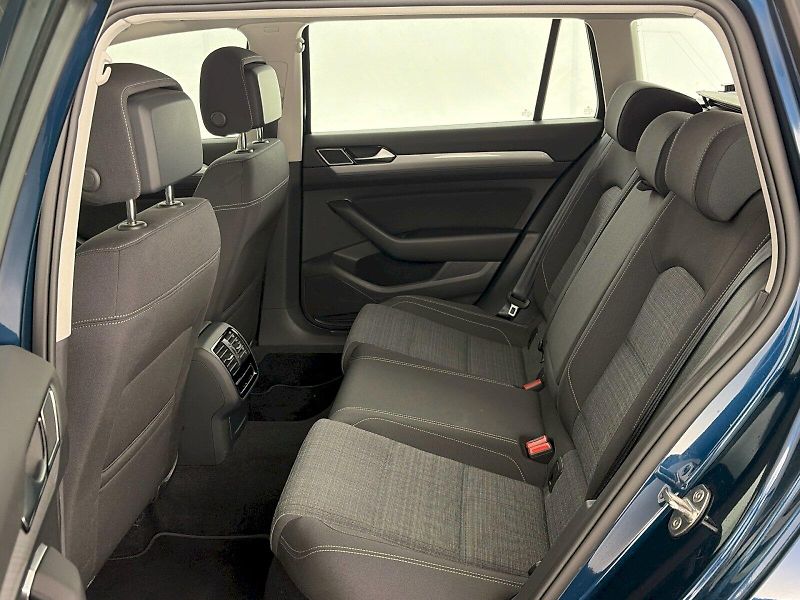 Volkswagen Passat (2022) Business 2.0 TDI 110kW - fotka 8 z 33