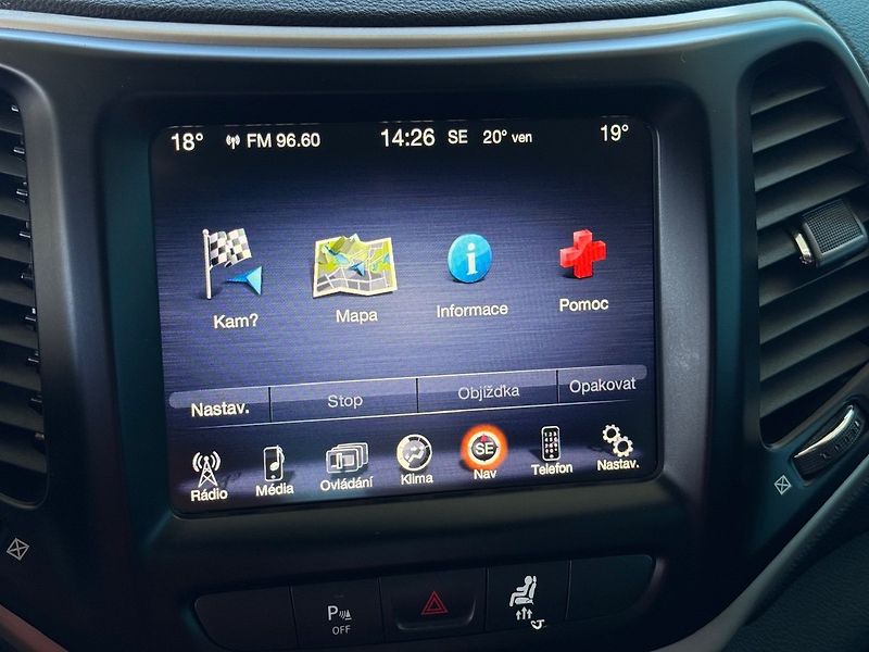 Jeep Cherokee (2015) 2.0 L TD Longitude - fotka 14 z 50