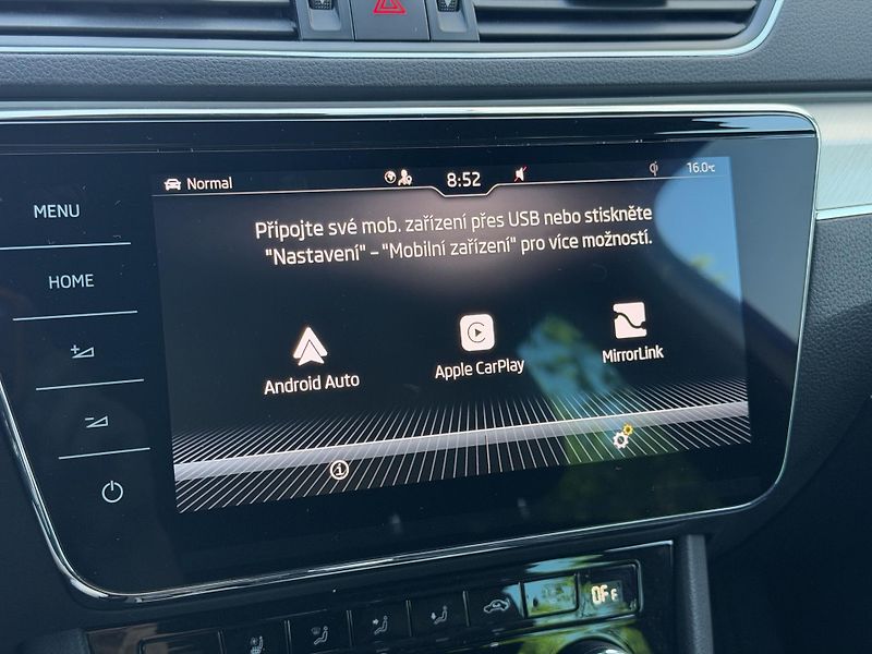 Škoda Superb 2.0 TDI 110kW L&K Combi DSG - fotka 19 z 38